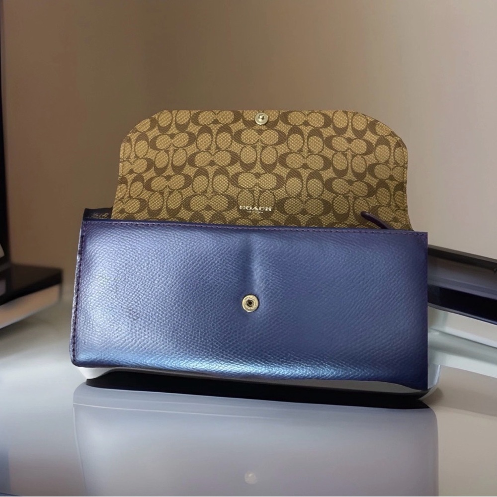 COACH NY Metallic Blue Crossgrain Leather Slim Envelope Wallet Great Condition - Picture 3 of 9